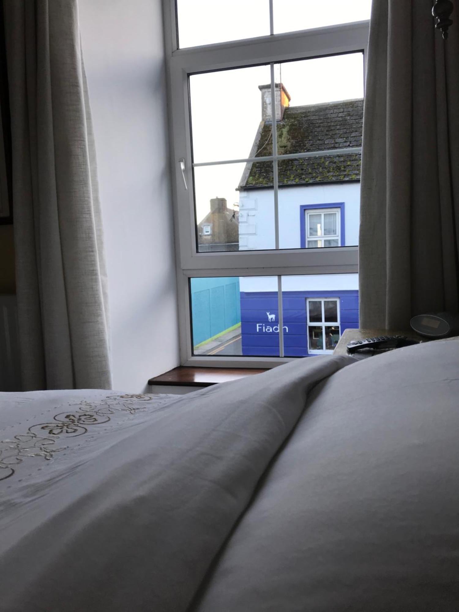 Ashes Seafood Restaurant Accommodation Dingle Esterno foto